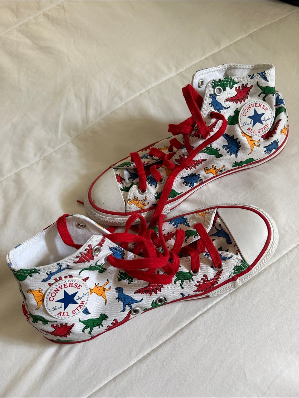 Converse Kids White Dinosaur Print High-Tops with Red Laces